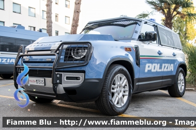 Land-Rover Defender Hardtop 110 II serie
Polizia di Stato
II° Reparto Mobile-Padova
POLIZIA M7515
Parole chiave: Land-Rover Defender_Hardtop_110_IIserie POLIZIAM7515