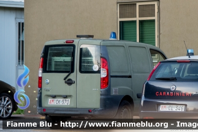 Fiat Doblò II serie
Carabinieri
Polizia Militare presso l'Aeronautica Militare
51° Stormo
Nucleo Cinofili
AM CK 970
Parole chiave: Fiat Doblò_IIserie AMCK970