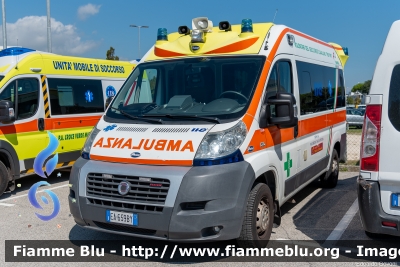 Fiat Ducato X250
Pubblica Assistenza Croce Verde Cavallino Treporti (VE)
in convenzione SUEM 118 VeneziaEmergenza
"INDIA CHARLIE 4"
Allestimento Aricar
Parole chiave: Fiat Ducato_X250 Ambulanza