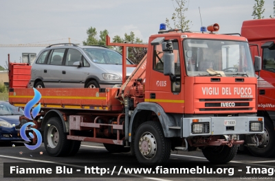 Iveco EuroCargo 135E23 4x4 I serie
Vigili del Fuoco
Comando Provinciale di Roma
Allestimento Isoli
VF 19305
Parole chiave: Iveco EuroCargo_135E23_4x4_Iserie VF19305