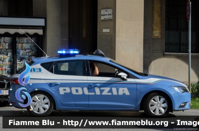 Seat Leon III serie
Polizia di Stato
Squadra Volante
Allestimento NCT Nuova Carrozzeria Torinese
Decorazione Grafica Artlantis
POLIZIA M0885
Parole chiave: Seat Leon_IIIserie POLIZIAM0885