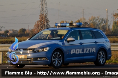 Volkswagen Passat Variant VII serie
Polizia di Stato
Polizia Stradale
Tangenziale Esterna Est di Milano
A58 Agrate Brianza - Melegnano
Decorazione Grafica Artlantis
POLIZIA M0392
Parole chiave: Volkswagen Passat_Variant_VIIserie POLIZIAM0392