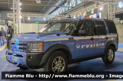 Land-Rover Discovery 3 
Polizia di Stato
Reparto Mobile
Polizia H0012
Parole chiave: Land-Rover Discovery_3 POLIZIAH0012 Sicurezza_2015