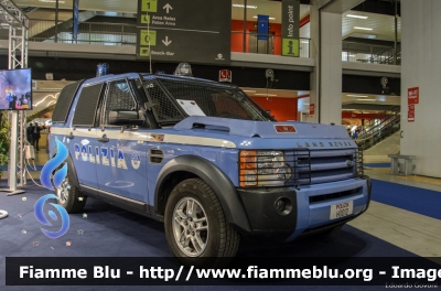 Land-Rover Discovery 3 
Polizia di Stato
Reparto Mobile
Polizia H0012
Parole chiave: Land-Rover Discovery_3 POLIZIAH0012 Sicurezza_2015