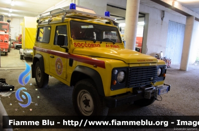 Land-Rover Defender 90
Corpo Nazionale del Soccorso Alpino e Speleologico
Provincia Autonoma di Trento
Stazione Altipiani
PC A22 TN
Parole chiave: Land-Rover Defender_90 PCA22TN