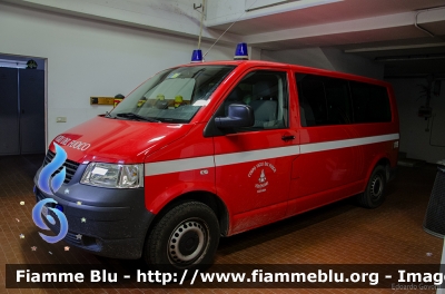 Volkswagen Transporter T5
Vigili del Fuoco
Distretto della Vallagarina
Corpo Volontario di Folgaria (TN)
VF 4H9 TN
Parole chiave: Volkswagen Transporter_T5 VF4H9TN