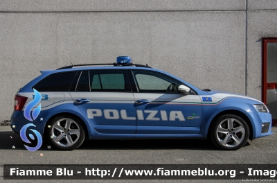 Skoda Octavia RS Wagon IV serie
Polizia di Stato
Polizia Stradale
Autostrada A21 Brescia - Piacenza
Allestimento Bertazzoni Veicoli Speciali
Decorazione Grafica Artlantis
POLIZIA M0404
Parole chiave: Skoda Octavia_RS_Wagon_IVserie POLIZIAM0404 Reas_2016