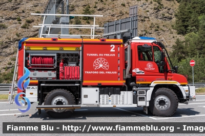 Mercedes-Benz Unimog U430
GEF
Servizio Antincendio Traforo del Fréjus
Allestito BAI
Parole chiave: Mercedes-Benz Unimog_U430