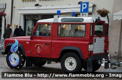 Land-Rover Defender 90
Vigili del Fuoco
Unione distrettuale di Cles
Corpo Volontario di Cles (TN)
VF H03 TN
Parole chiave: Land-Rover Defender_90 VFH03TN