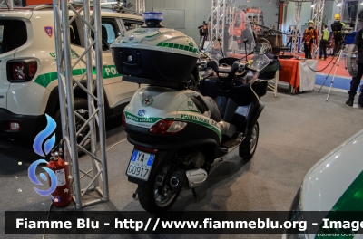 Piaggio MP3 Hybrid
Polizia Locale Milano
POLIZIA LOCALE YA00917
Parole chiave: Piaggio MP3_Hybrid POLIZIALOCALEYA00917 Sicurezza_2015