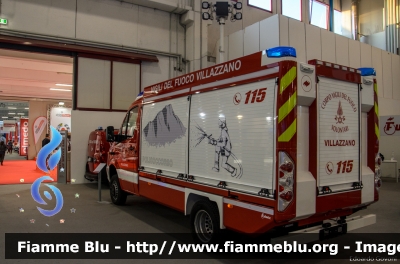 Mercedes-Benz Sprinter 4x4 III serie restyle
Vigili del Fuoco
Distretto di Trento
Corpo Volontario di Villazzano
Allestimento Fulmix
In esposizione al Reas 2016
Parole chiave: Mercedes-Benz Sprinter_4x4_IIIserie_restyle Reas_2016