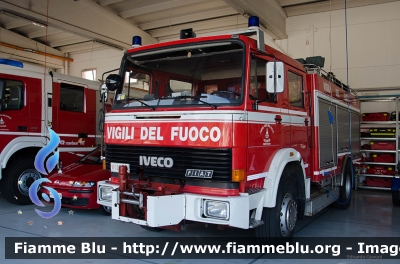 Iveco 190-26
Vigili del Fuoco
Distretto di Pergine Valsugana
Corpo Volontario di Pergine Valsugana (TN)
VF C03 TN
Parole chiave: Iveco 190-26 VFC03TN