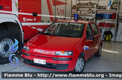 Fiat Punto II serie
Vigili del Fuoco
Distretto di Pergine Valsugana
Corpo Volontario di Pergine Valsugana (TN)
VF Z41 TN
Parole chiave: Fiat Punto_IIserie VFZ41TN