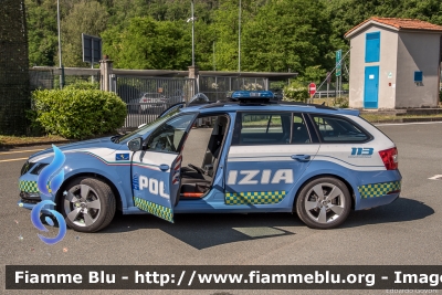 Skoda Octavia 4x4 V serie
Polizia di Stato
Polizia Stradale in servizio sulla rete Autostradale SALT
Allestimento Focaccia
Decorazione Grafica Artlantis
Con nuova decorazione
POLIZIA M3752
Parole chiave: Skoda Octavia_Vserie_4x4 POLIZIAM3752