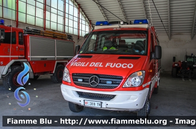 Mercedes-Benz Sprinter 4x4 III serie
Vigili del Fuoco
Distretto di Riva del Garda
Corpo Volontario di Dro (TN)
AutoPompaSerbatoio allestimento Kofler Fahrzeugbau
VF 3E8 TN
Parole chiave: Mercedes-Benz Sprinter_4x4_IIIserie VF3E8TN