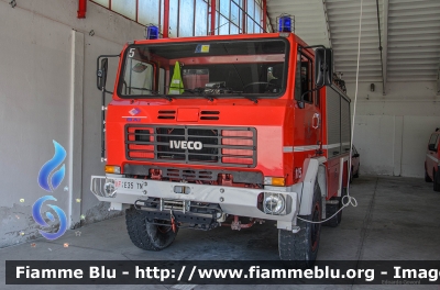 Iveco 80-14
Vigili del Fuoco
Distretto di Riva del Garda
Corpo Volontario di Dro (TN)
VF E35 TN

*Dismesso*
Parole chiave: Iveco 80-14 VFE35TN