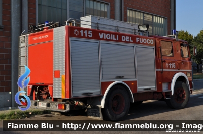 Iveco OM 160
Vigili del Fuoco
Comando Provinciale di Modena
Distaccamento Volontario di Mirandola (MO)
AutoPompaSerbatoio allestimento Baribbi
VF 13196
Parole chiave: Iveco OM 160 VF13196