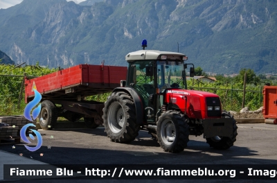 Massey-Ferguson 3455F
Vigili del Fuoco
Distretto di Riva del Garda
Corpo Volontario di Arco (TN)
Parole chiave: Massey-Ferguson 3455F