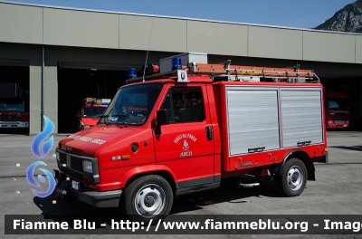 Fiat Ducato I serie I restyle
Vigili del Fuoco
Distretto di Riva del Garda
Corpo Volontario di Arco (TN)
VF A11 TN
Parole chiave: Fiat Ducato_Iserie_Irestyle VFA11TN