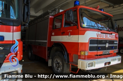 Iveco 160F26
Vigili del Fuoco
Distretto di Riva del Garda
Corpo Volontario di Riva del Garda (TN)
AutoPompaSerbatoio allestimento Baribbi
VF C33 TN 
Parole chiave: Iveco 160F26 VFC33TN