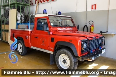 Land-Rover Defender 110
Vigili del Fuoco
Distretto di Riva del Garda
Corpo Volontario di Riva del Garda (TN)
VF H92 TN
Parole chiave: Land-Rover Defender_110 VFH92TN