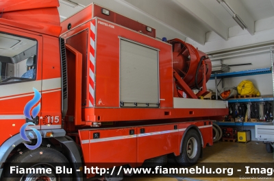 Iveco EuroTech 180E34
Vigili del Fuoco
Corpo Permanente di Trento
VF D31 TN
Parole chiave: Iveco EuroTech_180E34 VFD31TN