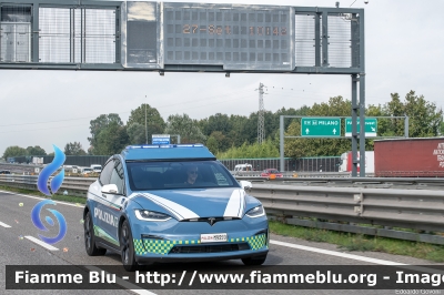 Tesla Model X
Polizia di Stato
Polizia Stradale in servizio sulla rete CAV
Allestimento All.V.In.
POLIZIA M9359
Parole chiave: Tesla Model_X POLIZIAM9359