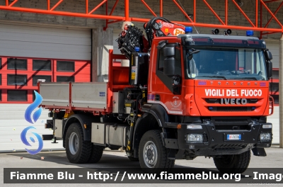 Iveco Trakker 4x4 II serie
Vigili del Fuoco
Unione distrettuale di Riva del Garda (TN)
VF 7K3 TN
Parole chiave: Iveco Trakker_4x4_IIserie VF7K3TN