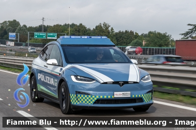 Tesla Model X
Polizia di Stato
Polizia Stradale in servizio sulla rete CAV
Allestimento All.V.In.
POLIZIA M9359
Parole chiave: Tesla Model_X POLIZIAM9359