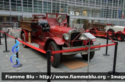 Seagrave Continental
Vigili del Fuoco
Museo Storico dei Vigili del Fuoco di Mantova
AutoPompaSerbatoio allestimento Seagrave
VF 76
Parole chiave: Seagrave Continental VF76 SantaBarbara_2015_Milano