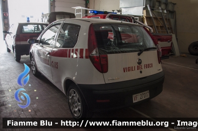 Fiat Punto III serie
Vigili del Fuoco
Comando Proviciale di Verona
VF 27017
Parole chiave: Fiat Punto_IIIserie VF27017