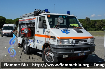 Iveco Daily 35-10 4x4 II serie
Società Volontaria di Soccorso Livorno
Unità Maxi Emergenze 
Autorità Portuale Livorno
Allestimento Iveco Magirus
Parole chiave: Iveco Daily_35-10_4x4_IIserie HEMS_2013