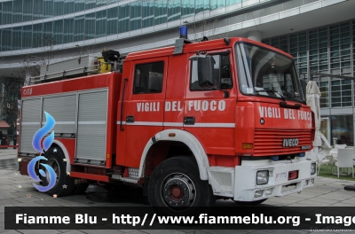 Iveco TurboTech 190-26
Vigili del Fuoco
Comando Provinciale di Milano
AutoPompaSerbatoio allestimento Iveco-Magirus
VF 17773
Parole chiave: Iveco TurboTech_190-26 VF17773 SantaBarbara_2015_Milano