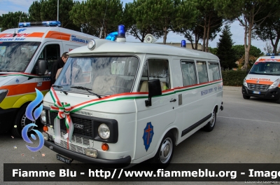 Fiat 238 E
Misericordia di San Vincenzo (LI)
*Veicolo storico*
Parole chiave: Fiat 238_E Ambulanza