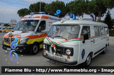 Fiat 238 E
Misericordia di San Vincenzo (LI)
*Veicolo storico*
Parole chiave: Fiat 238_E Ambulanza