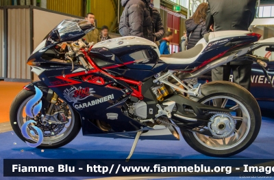 MV Agusta F4 RR Bicentenario
Arma dei Carabinieri
Regalo di MV Agusta per festeggiare il Bicentenario 
in esposizione al Motor-Show 2016
CC A4792
Parole chiave: MV-Agusta F4_RR_Bicentenario CCA4792 Motor_Show_2016