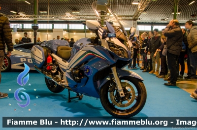 Yamaha FJR 1300
Polizia di Stato
Polizia Stradale
POLIZIA G2702
in esposizione al Motor-Show 2016
Parole chiave: Yamaha FJR_1300 POLIZIAG2702 Motor_Show_2016