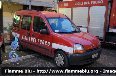 Renault Kangoo I serie
Vigili del Fuoco
Comando Provinciale di Pisa
VF 20201
Parole chiave: Renault Kangoo_Iserie VF20201 Befana_2016