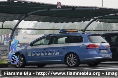 Volkswagen Passat Variant VII serie
Polizia di Stato
Polizia Stradale in servizio sull'Autocamionale della Cisa
POLIZIA F3510
Parole chiave: Volkswagen Passat_Variant_VIIserie POLIZIAF3510