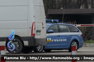 Skoda Superb Wagon II serie
Polizia di Stato
Polizia Stradale in servizio sulla A22 "Modena-Brennero"
Parole chiave: Skoda Superb_Wagon_IIserie