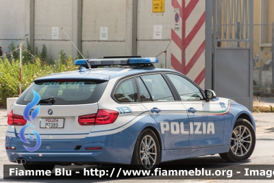 BMW 318 Touring F31 II restyle
Polizia di Stato
Polizia Stradale
Allestimento Marazzi
Decorazione Grafica Artlantis
POLIZIA M2389
Parole chiave: BMW 318_Touring_F31_IIrestyle POLIZIAM2389