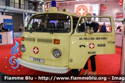 Volkswagen Transporter T2
Croce Bianca Bolzano
Weises Kreuz Bozen
Veicolo Storico Preservato nella Livrea d'Epoca
Parole chiave: Volkswagen Transporter_T2 Ambulanza Civil_Protect_2018