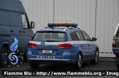 Volkswagen Passat Variant VII serie
Polizia di Stato
Polizia Stradale
In servizio sull'Autostrada A21 Brescia - Piacenza
Allestimento Bertazzoni
POLIZIA H6548
Parole chiave: Volkswagen Passat_Variant_VIIserie POLIZIAH6548