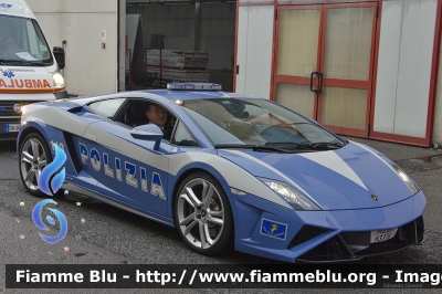 Lamborghini Gallardo II serie restyle
Polizia di Stato
Polizia Stradale
In esposizione al Reas 2013
POLIZIA H3376
Parole chiave: Lamborghini Gallardo_IIserie_restyle POLIZIAH3376