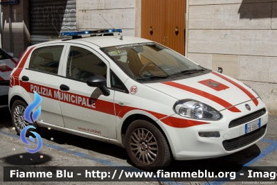 Fiat Punto VI serie
Polizia Municipale Livorno
POLIZIA LOCALE YA 596 AM
Parole chiave: Fiat Punto_VIserie POLIZIALOCALEYA596AM