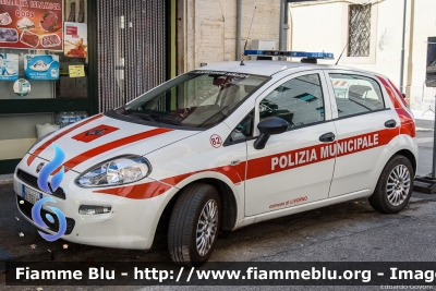 Fiat Punto VI serie
Polizia Municipale Livorno
POLIZIA LOCALE YA 590 AM
Parole chiave: Fiat Punto_VIserie POLIZIALOCALEYA590AM