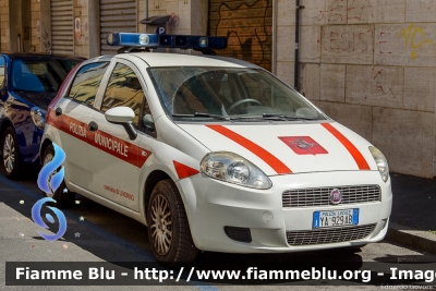 Fiat Grande Punto
Polizia Municipale Livorno
POLIZIA LOCALE YA 929 AB
Parole chiave: Fiat Grande_Punto POLIZIALOCALEYA929AB