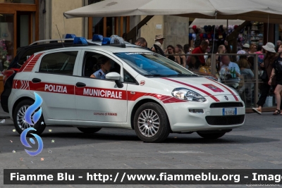 Fiat Punto VI serie
Polizia Municipale Firenze 
Allestita Focaccia
POLIZIA LOCALE YA 965 AB
CODICE AUTOMEZZO: 45
Parole chiave: Fiat Punto_VIserie POLIZIALOCALEYA965AB