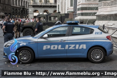 Alfa-Romeo Nuova Giulietta restyle
Polizia di Stato
Squadra Volante
Allestita NCT Nuova Carrozeria Torinese
POLIZIA M1355
Parole chiave: Alfa-Romeo Nuova_Giulietta_restyle POLIZIAM1355