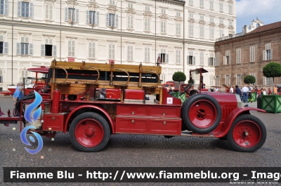 SPA 25 C/12
Vigili del Fuoco
Collezione del Comando Provinciale di Torino
Automezzo storico allestimento Drouville-Bergomi
VF 264
Parole chiave: SPA 25_C/12 VF264 Raduno_ANVVF_2011